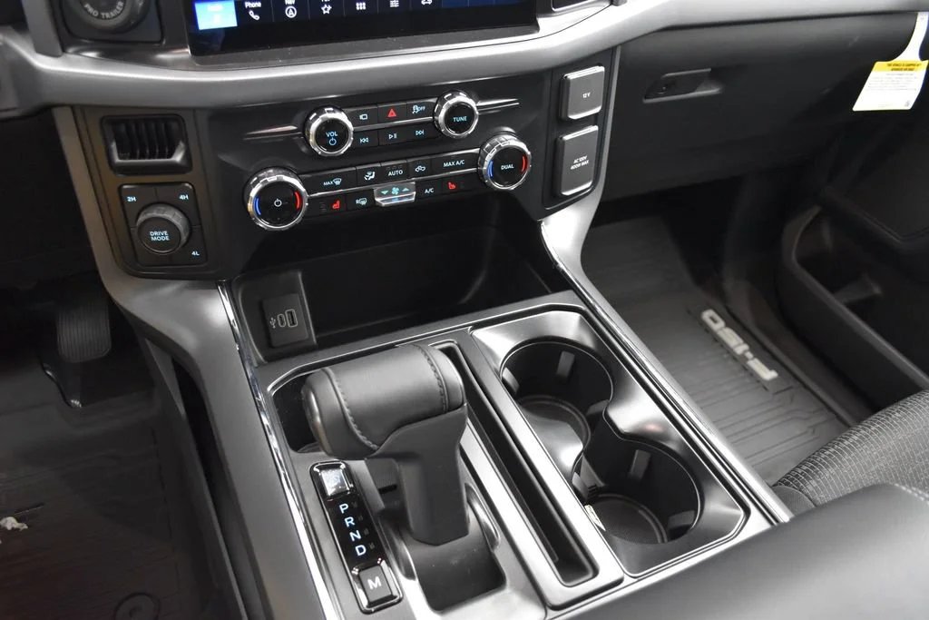 New 2026 Oxford White Ford XLT image 16