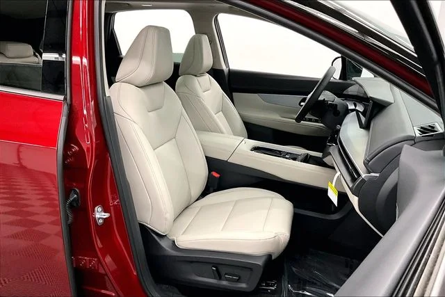 New 2025 Scarlet Ember Tintcoat/Super Black Nissan SL image 38