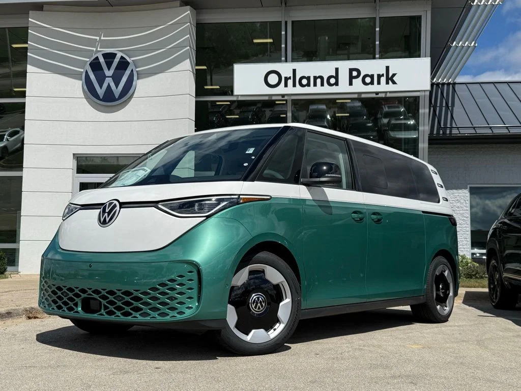 2025 Volkswagen ID. Buzz Pro S Plus 4Motion's photo