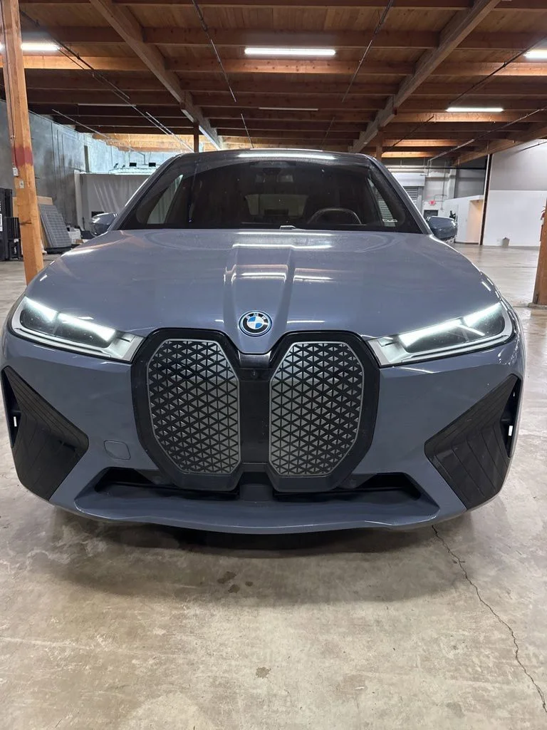 Used 2024 Gray BMW xDrive50 image 2