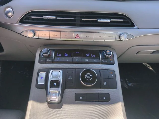 Used 2021 White Hyundai SEL image 18