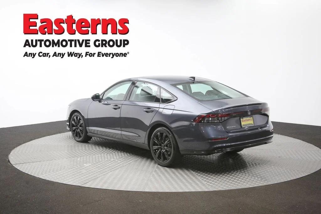 Used 2025 Gray Honda SE image 64