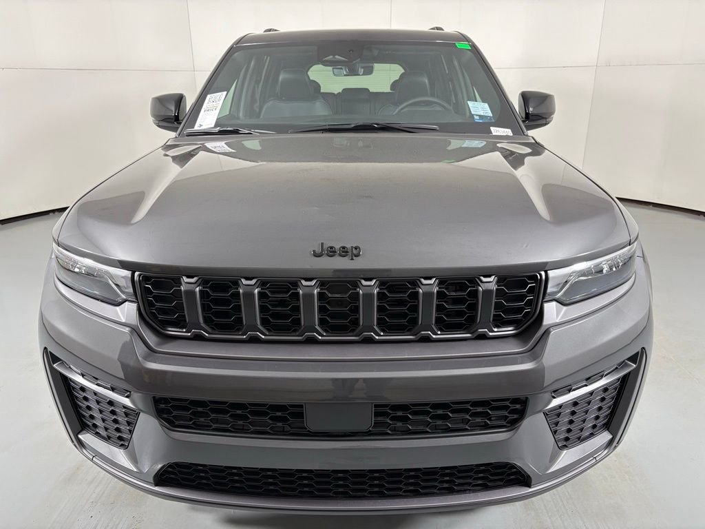 New 2026 Baltic Gray Metallic Clear-Coat Exterior Paint Jeep Altitude image 3