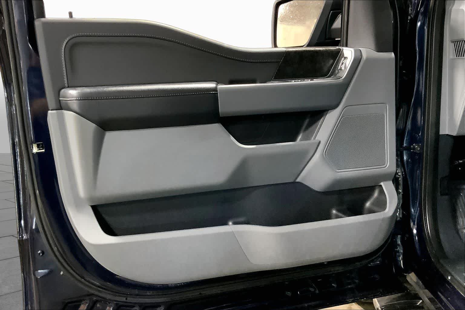 Used 2023 Antimatter Blue Metallic Ford XLT image 17