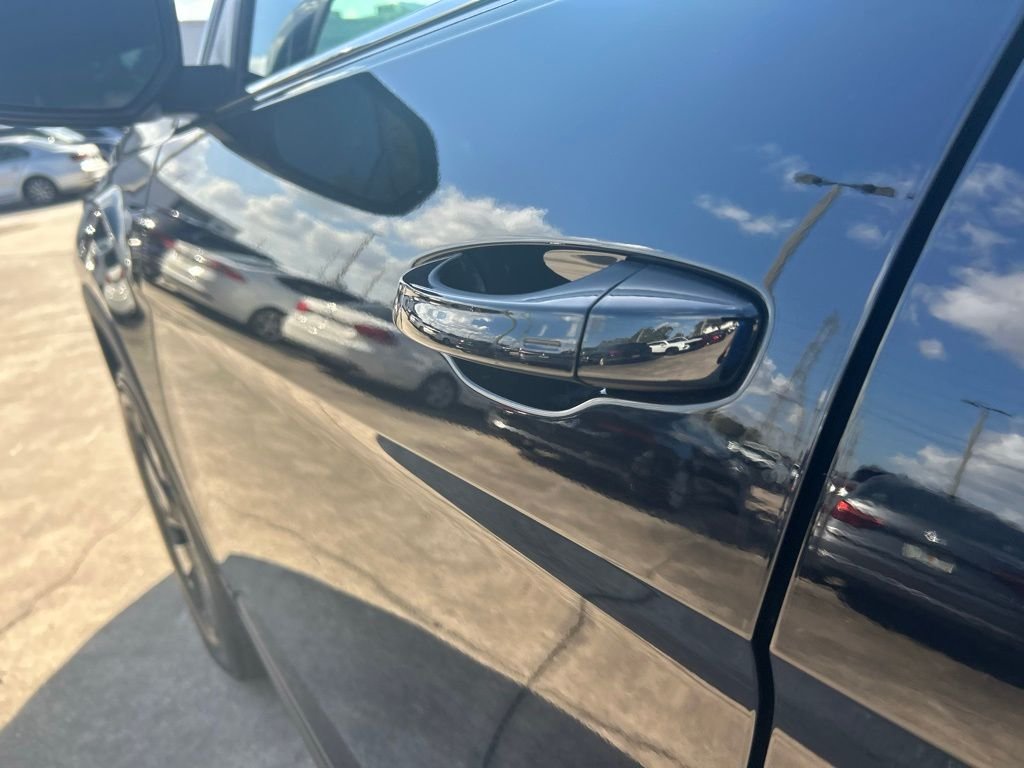New 2026 Black Volkswagen SE w/Technology image 25
