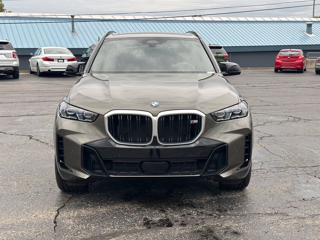 Used 2026 Green Metallic BMW M60i image 2