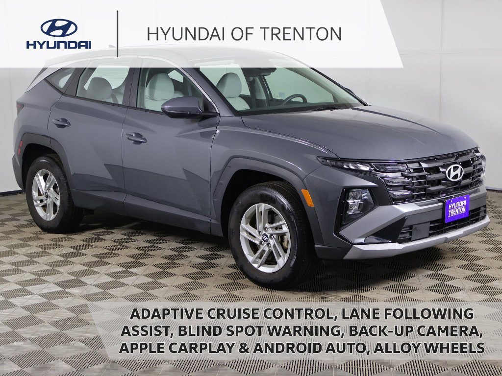 Certified Used 2025 Gray Hyundai SE image 1