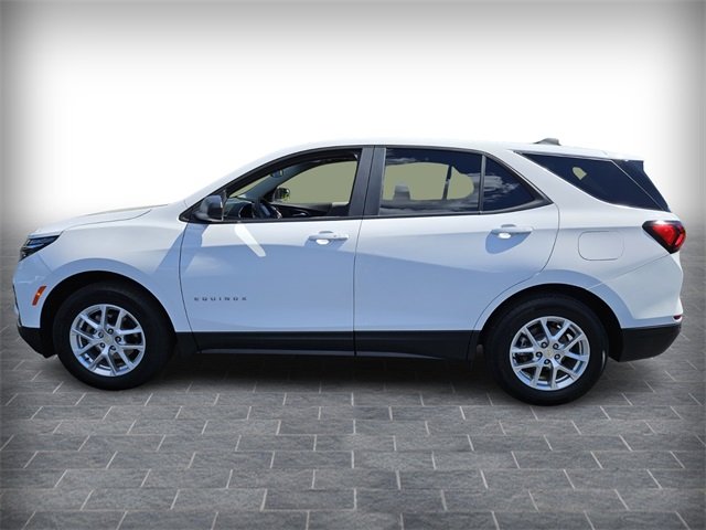 2024 Chevrolet Equinox LS photo 3