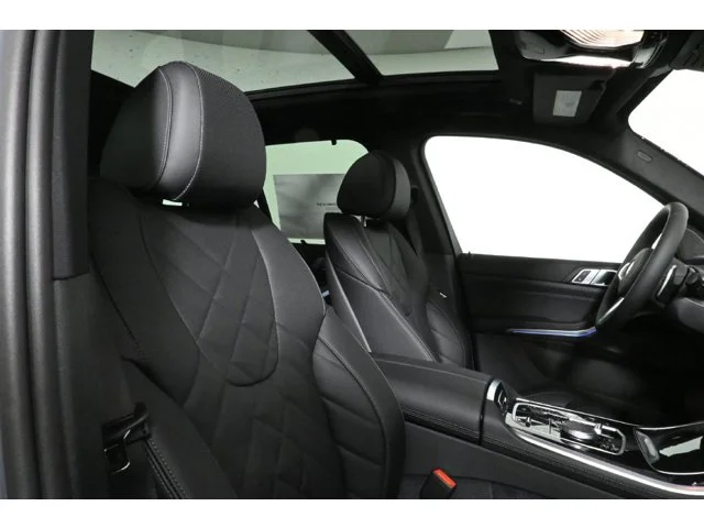 New 2026 Skyscraper Grey Metallic BMW xDrive50e image 36