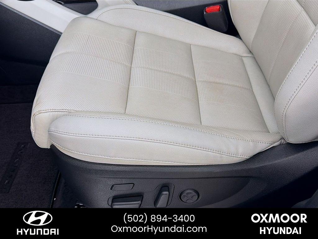 Used 2023 Glacial White Pearl Kia SX image 20