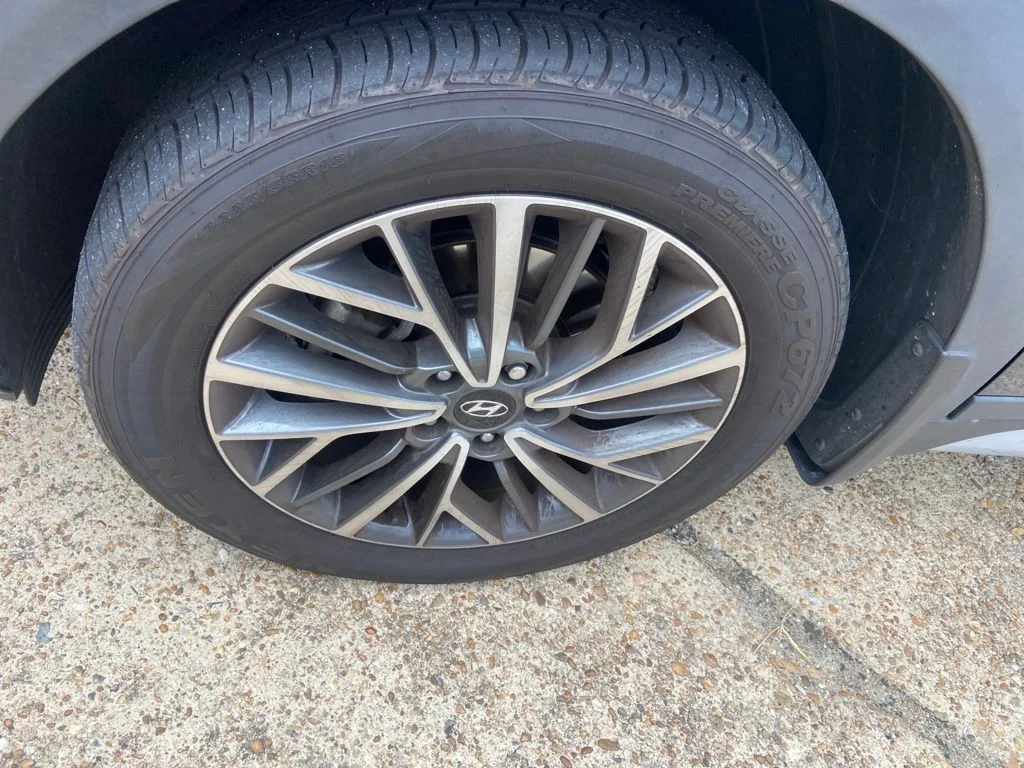 Used 2019 Blue Hyundai Ultimate image 29