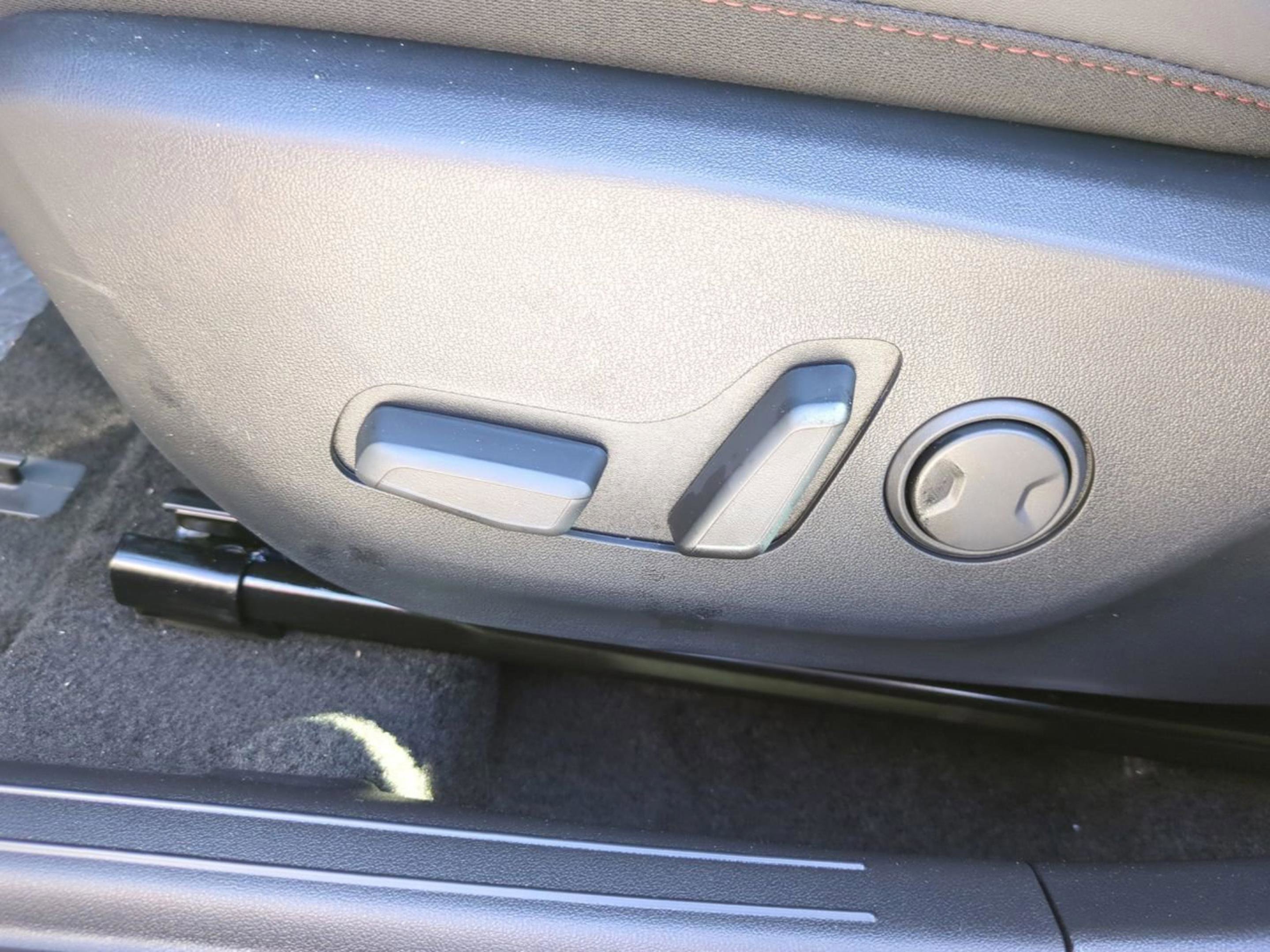 New 2026 Interstellar Gray Kia GT-Line image 30