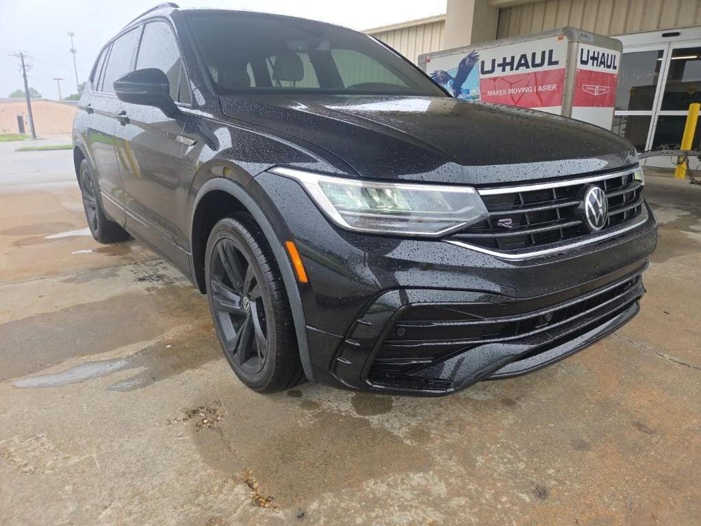 Used 2023 Deep Black Pearl Effect Volkswagen 2.0T SE R-Line Black image 1