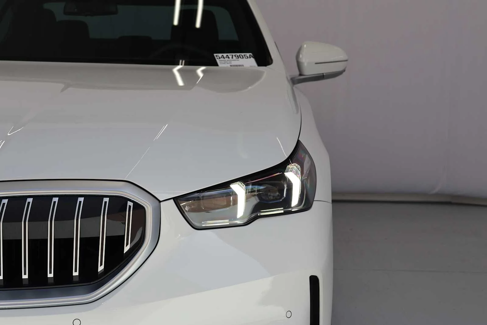 Used 2024 Alpine White BMW 540i xDrive image 5