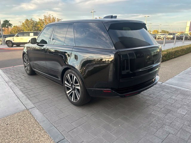 Used 2023 Black Land Rover SE image 7