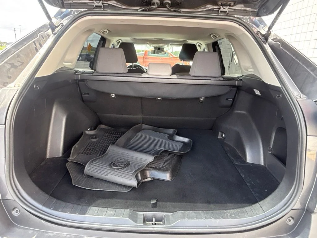 Used 2019 Gray Toyota XLE image 30