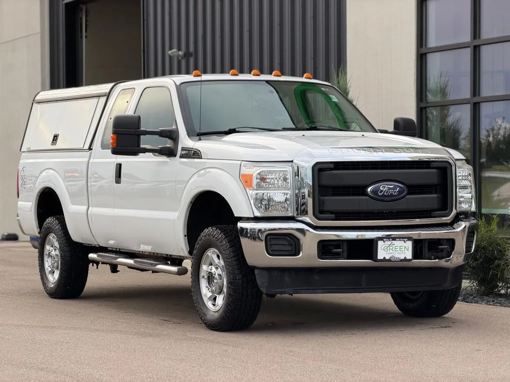 Used 2016 White Ford XL image 4