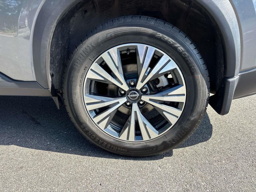Used 2023 Gray Nissan SV image 30