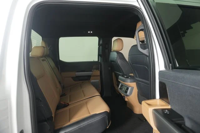 Used 2026 Oxford White Ford Lariat image 31