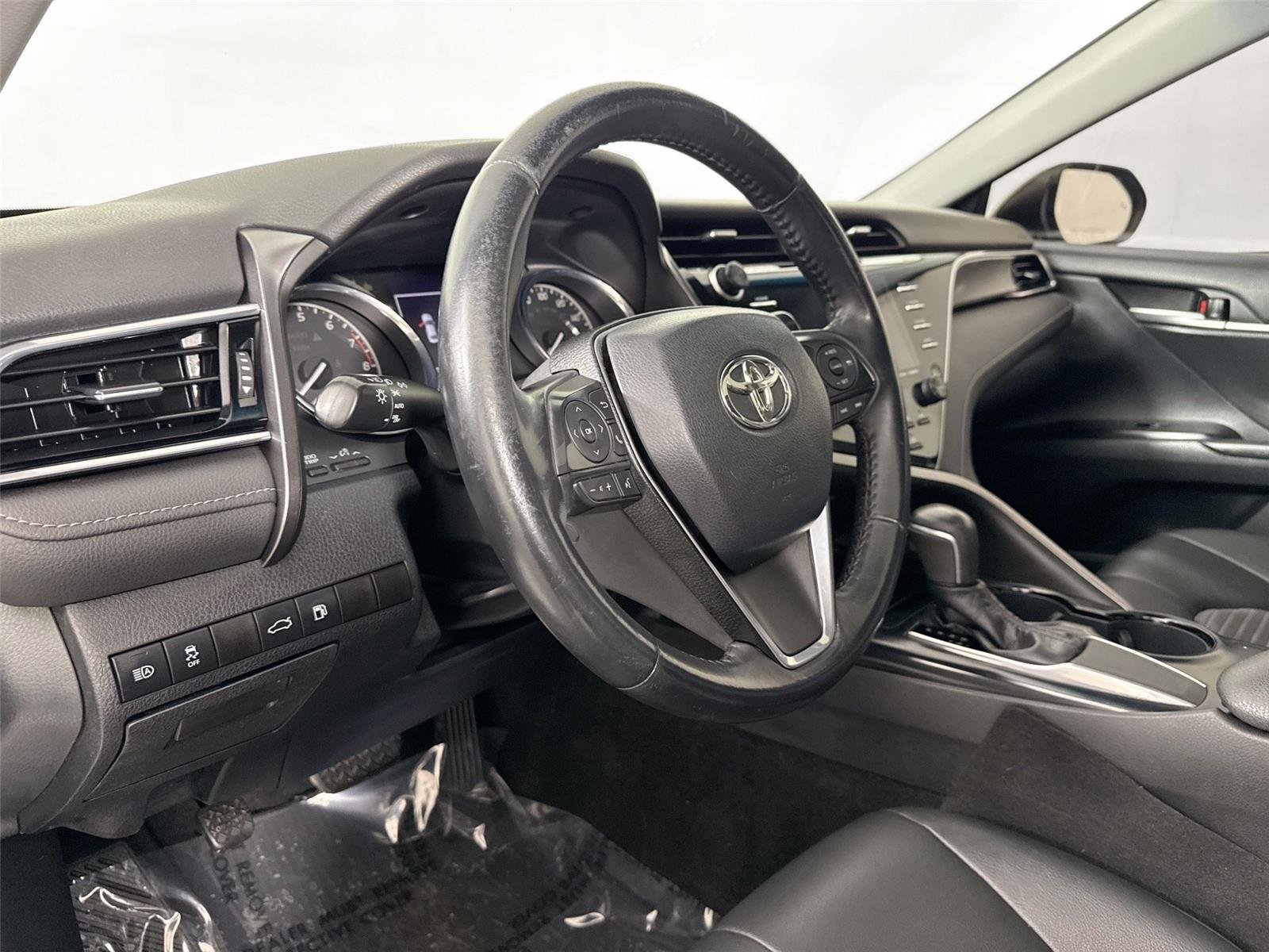 Used 2018 Galactic Aqua Mica Toyota SE image 4