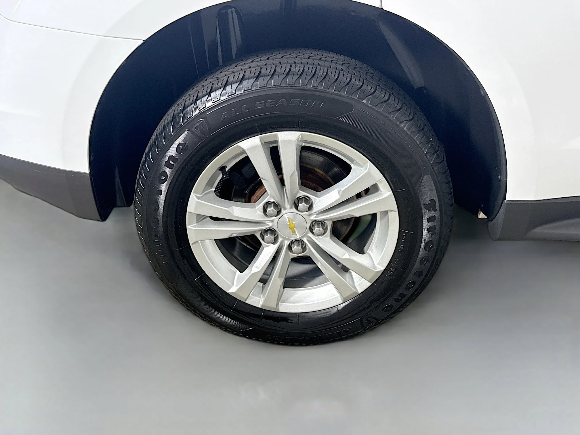 Used 2017 Summit White Chevrolet LS image 28
