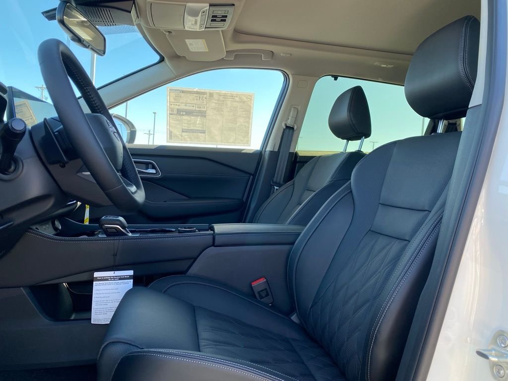 2026 Nissan Rogue Platinum - Photo 13