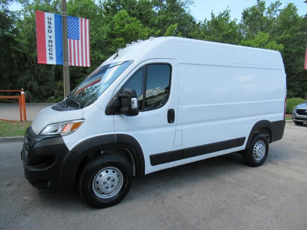 Used 2025 White Ram High Roof image 4