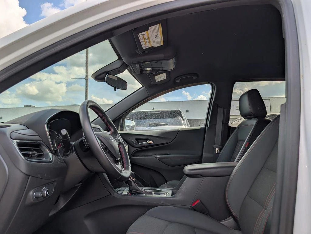 Used 2023 Summit White Chevrolet RS image 11