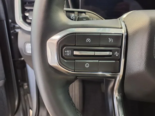 Used 2026 Sterling Metallic GMC Elevation image 8
