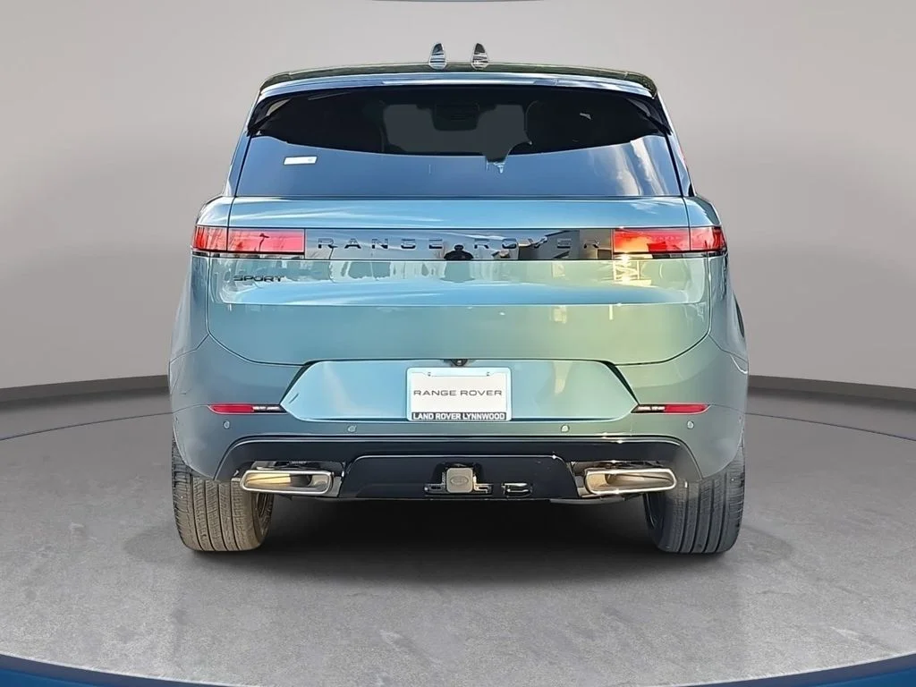 New 2026 Giola Green LAND ROVER Dynamic SE image 6