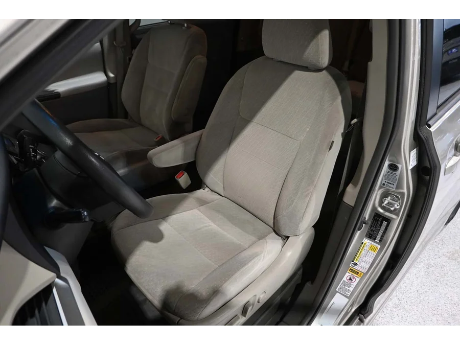 Used 2015 GOLD Toyota LE Mobility Handicap Van image 14