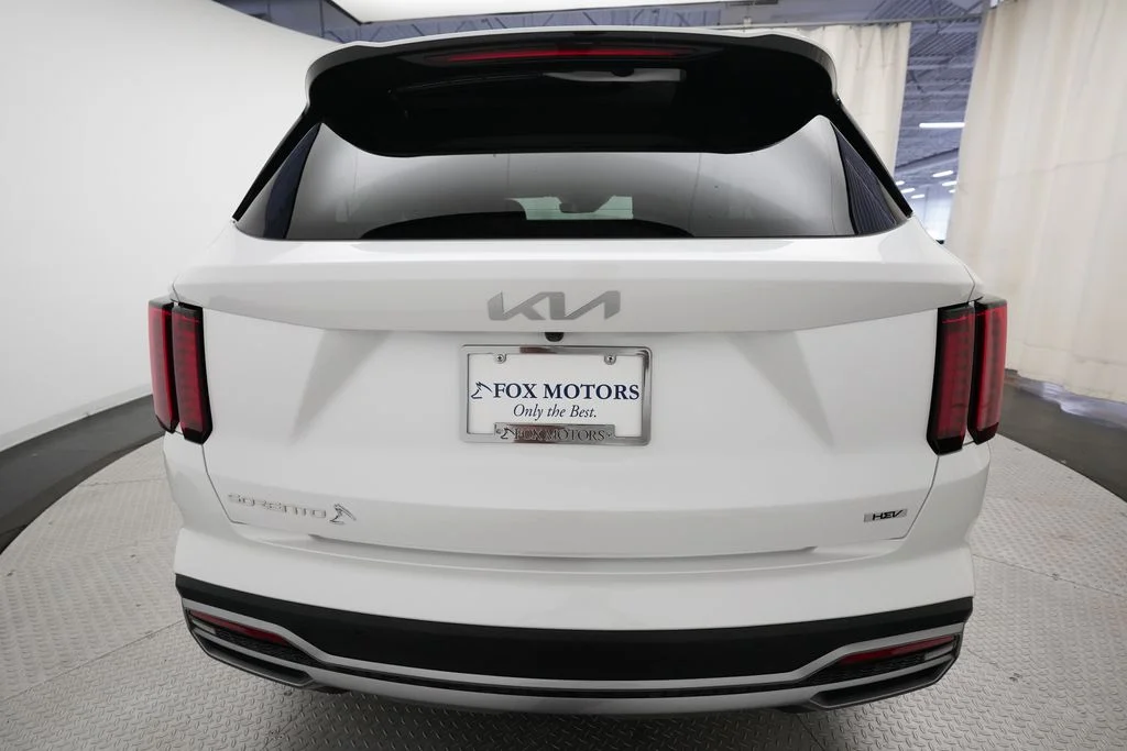 Used 2023 White Kia EX image 27