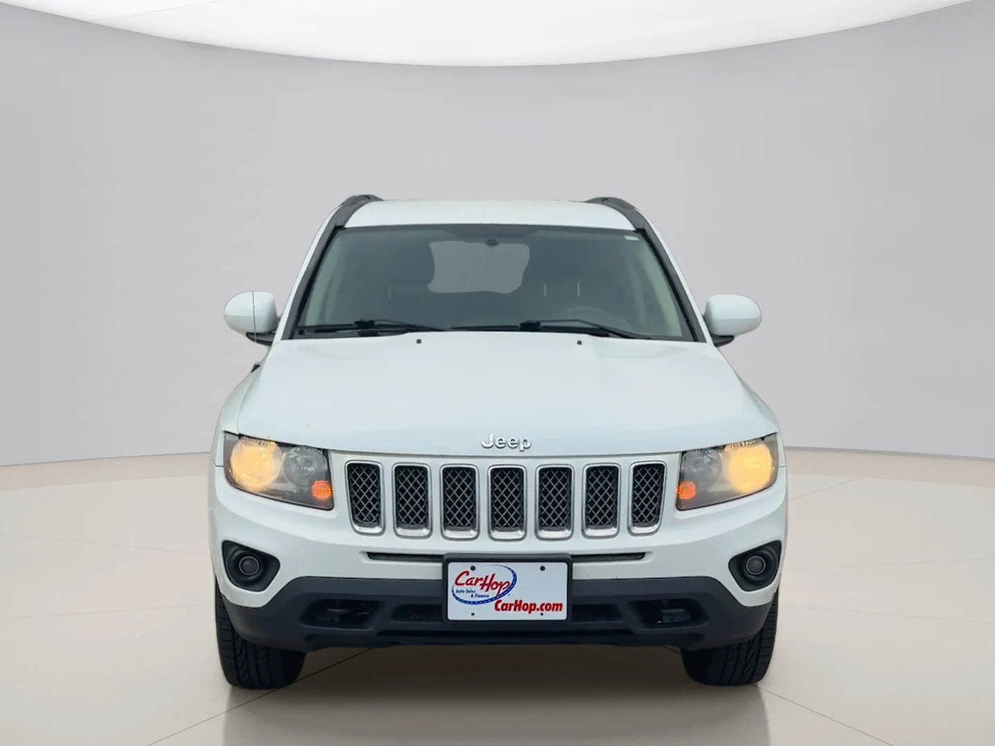 Used 2015 White Jeep LATITUDE image 8