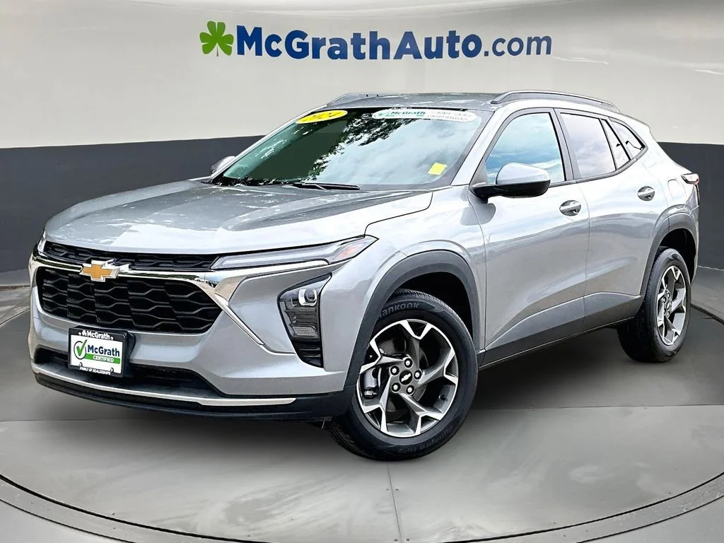 Used 2024 Gray Chevrolet LT image 3