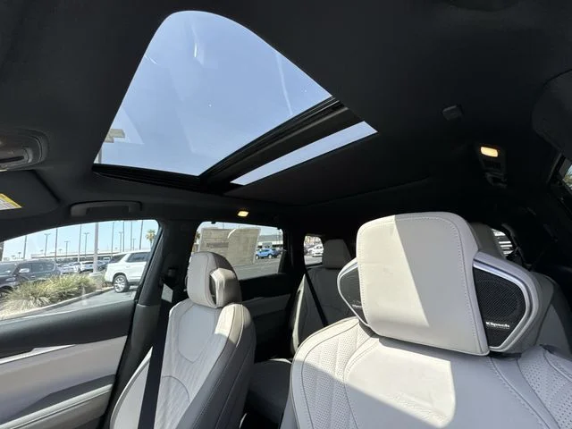 New 2027 Black INFINITI Autograph image 19