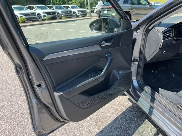 Used 2024 Gray Volkswagen 1.5T SE image 5