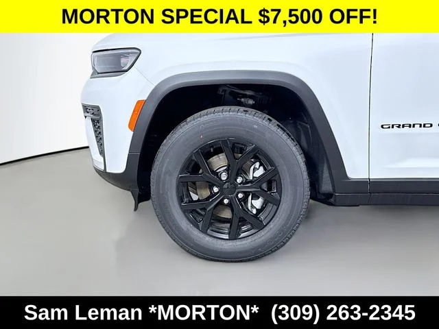 New 2026 White Jeep Altitude image 31
