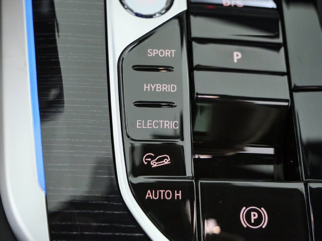 New 2026 Black Sapphire Metallic BMW xDrive50e image 42