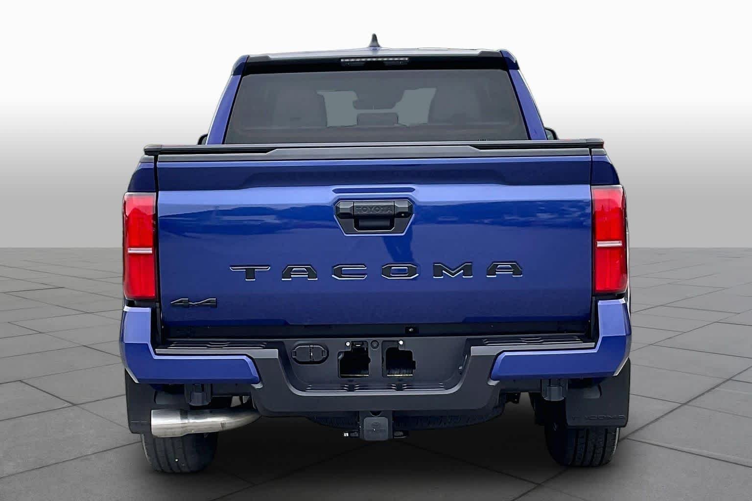 Used 2025 Blue Crush Metallic Toyota SR5 image 4