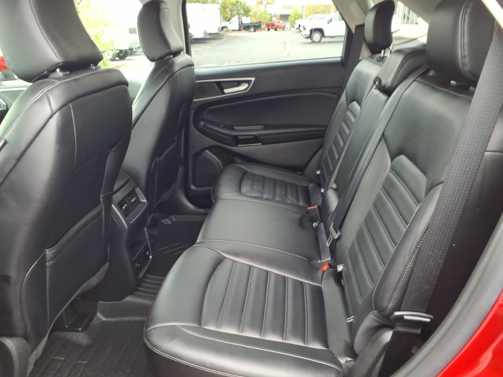 Used 2023  Ford SEL image 25