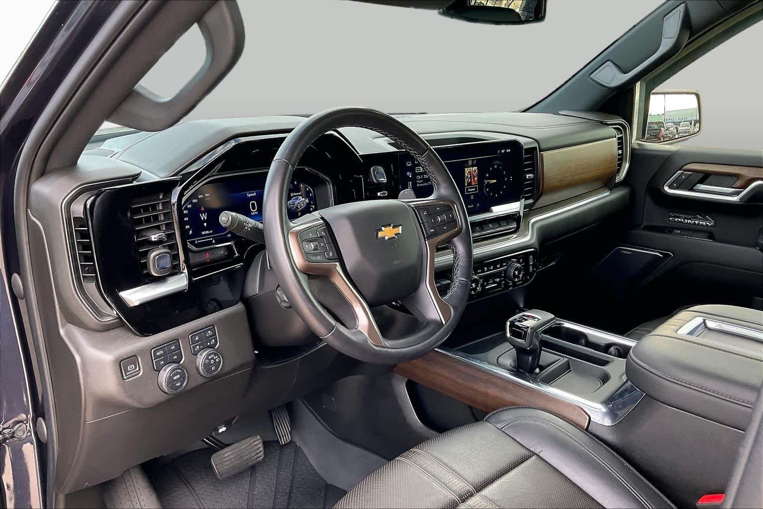 Used 2022 Dark Ash Metallic Chevrolet High Country image 18
