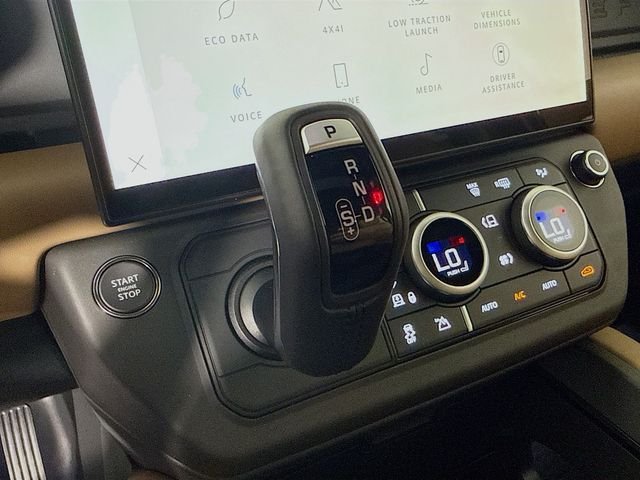 New 2026 Fuji White Land Rover X-Dynamic SE image 19