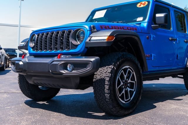 Used 2024 Blue Pearl Jeep Rubicon image 7