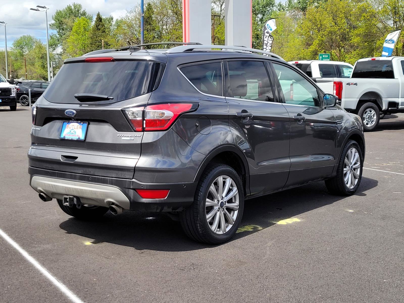 Used 2017  Ford Titanium image 5