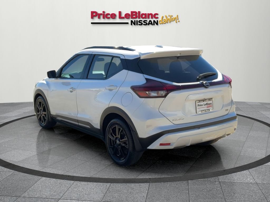2023 Nissan Kicks SR photo 4