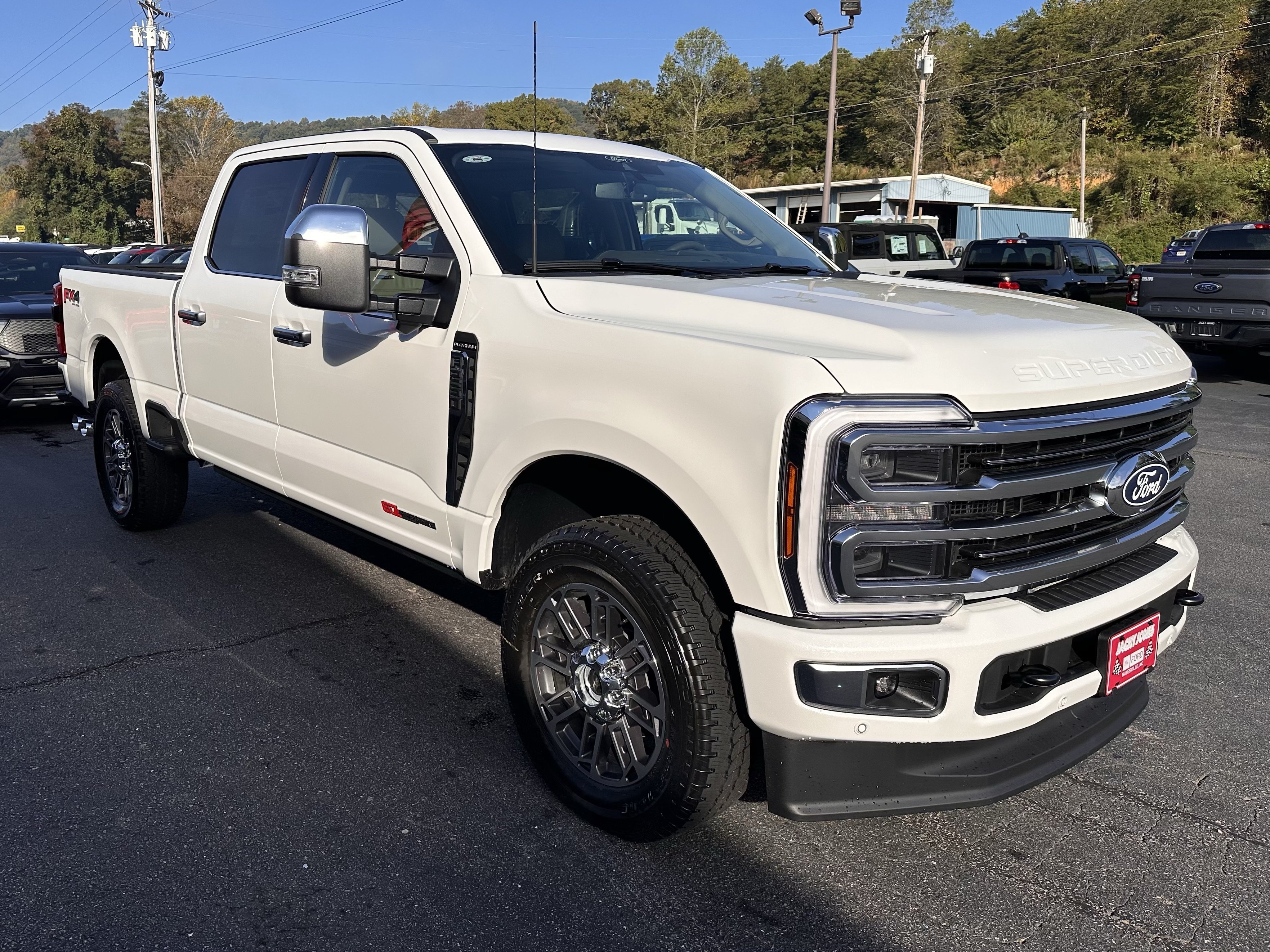 New 2027 Star White Metallic Tri-Coat Ford F-250® Platinum® image 4
