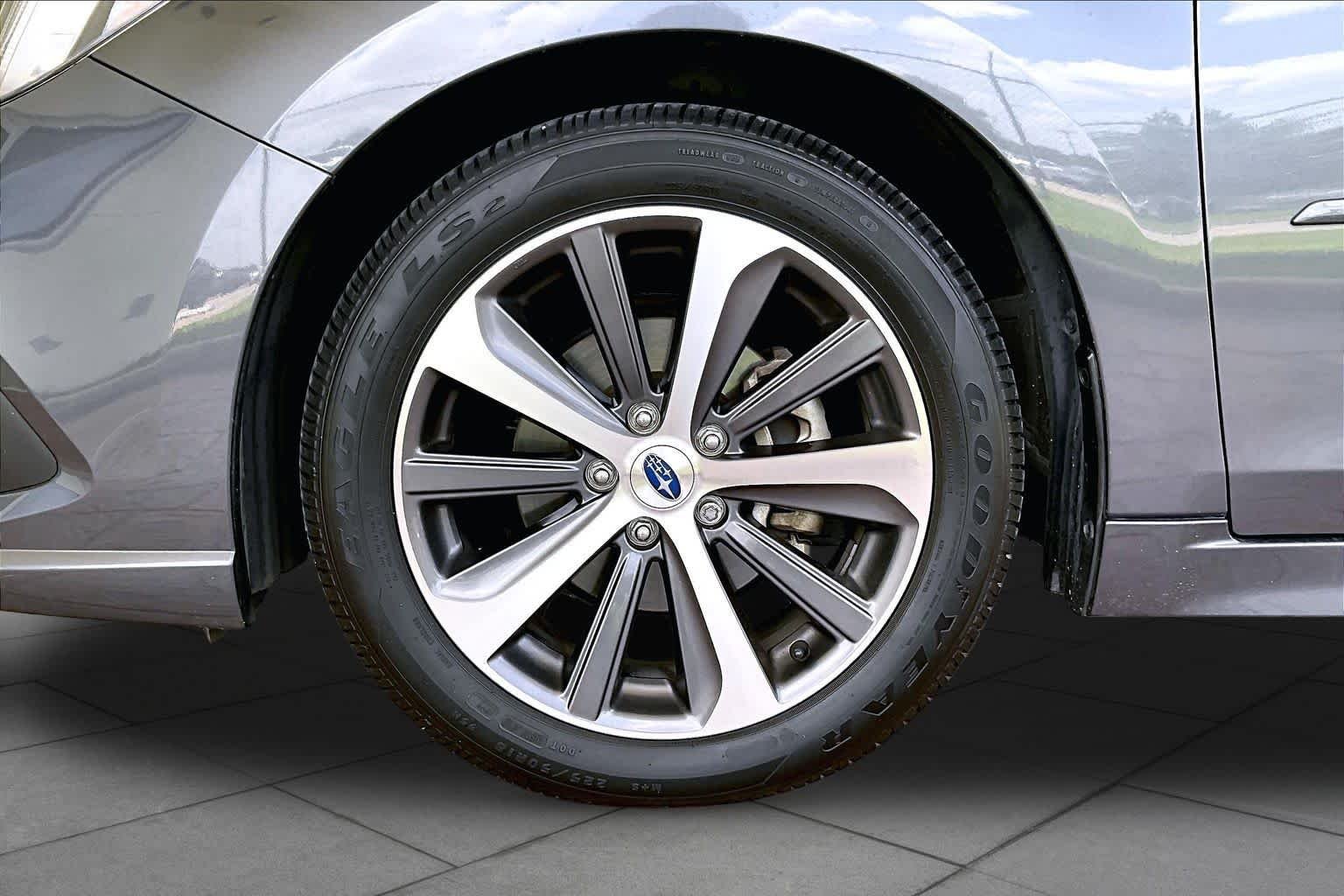 Used 2019 Magnetite Gray Metallic Subaru Limited image 9