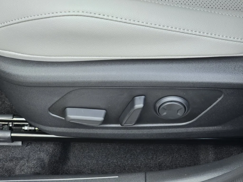 New 2026 White Hyundai SEL Sport image 18
