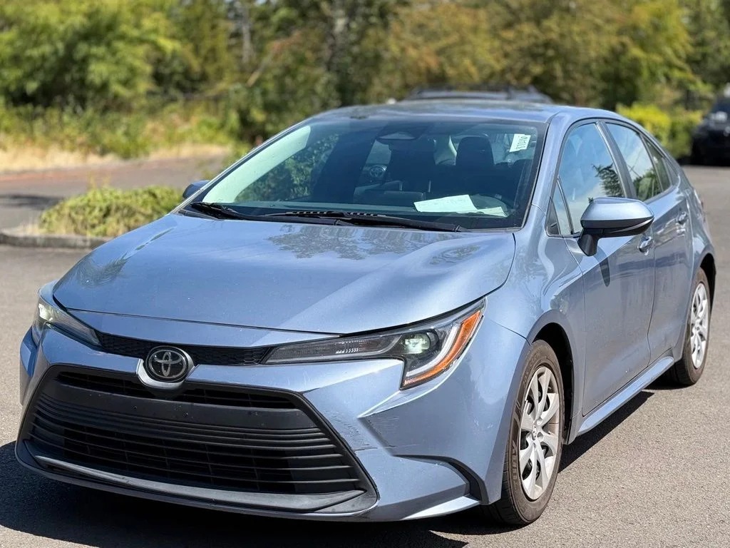 Used 2023  Toyota LE image 1