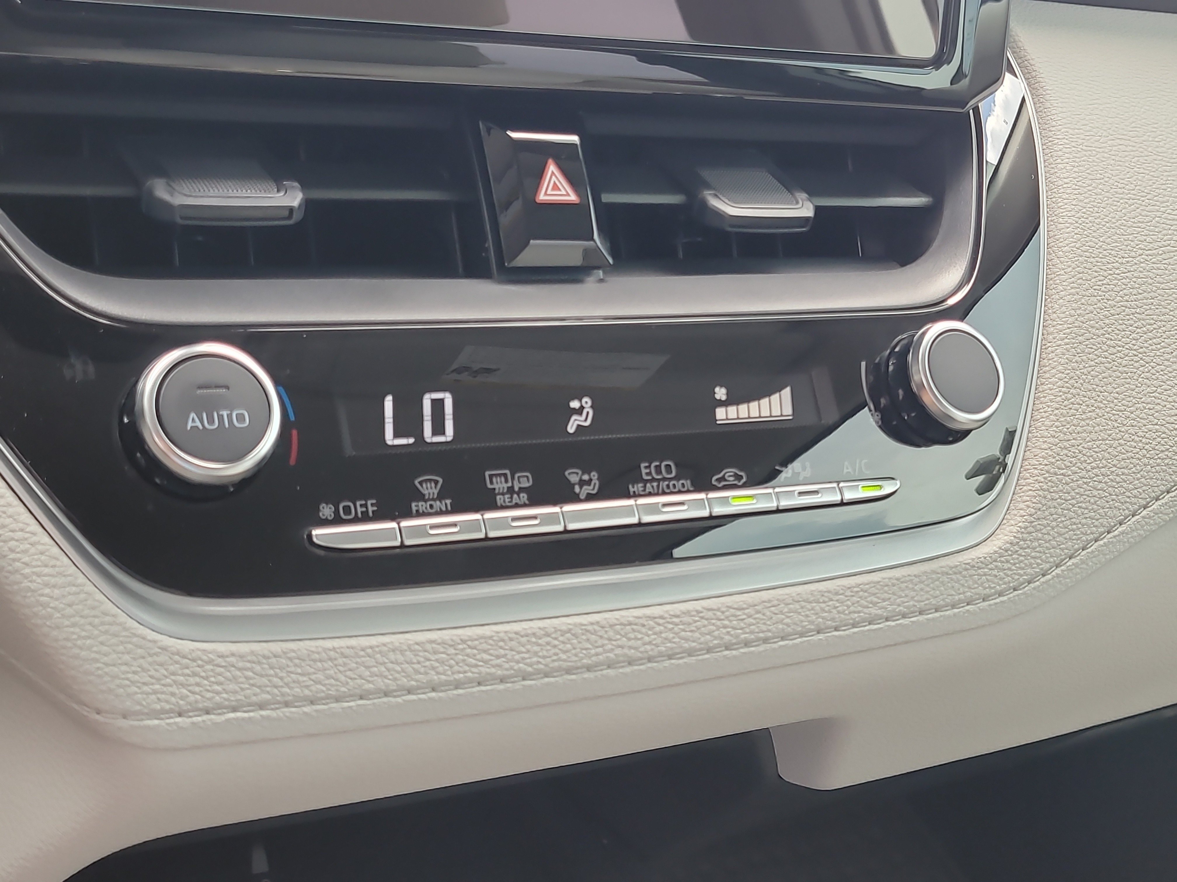Used 2026 Pearl Toyota LE image 23